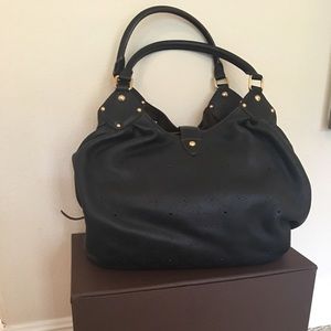 Louis Vuitton Mahina Hobo – Closet Connection Resale